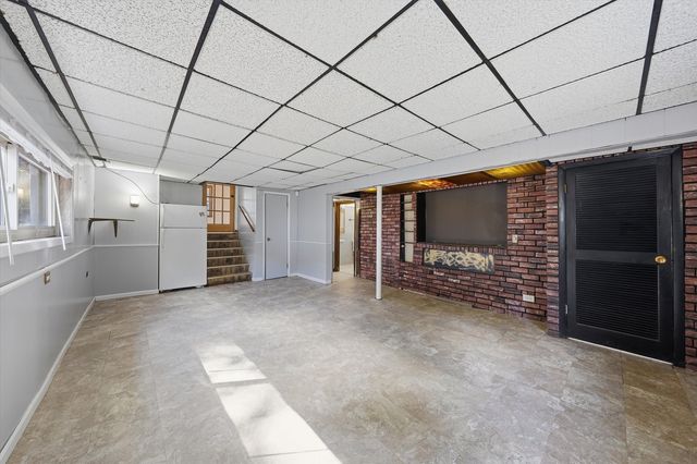 15207 Waterman Drive, South Holland, IL 60473