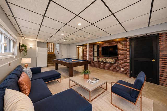 15207 Waterman Drive, South Holland, IL 60473