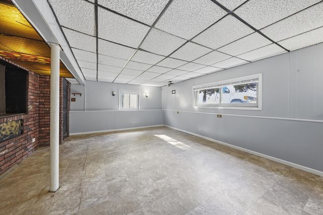 15207 Waterman Drive, South Holland, IL 60473