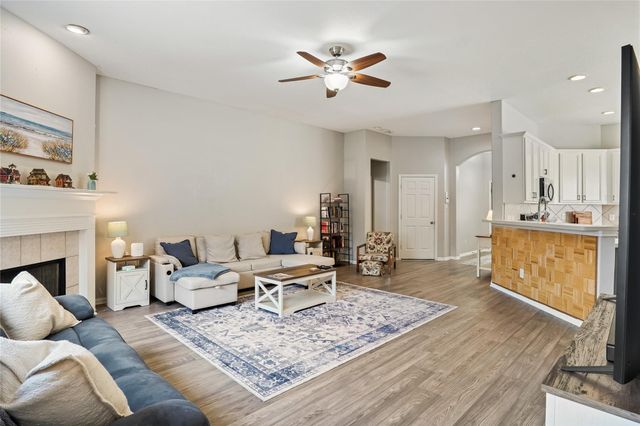 5710 Shady Hollow Court, Rosharon, TX 77583