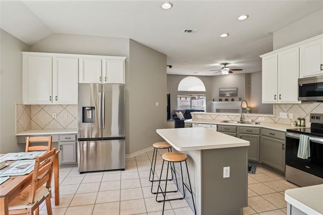 5710 Shady Hollow Court, Rosharon, TX 77583