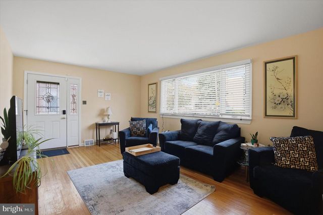 748 HILL RD, Philadelphia, PA 19128