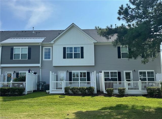 5305 Sports Club RN # 403, Suffolk, VA 23435