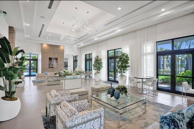 4716 NW 84th Court, Doral, FL 33166