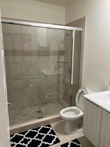 4716 NW 84th Court, Doral, FL 33166