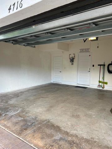 4716 NW 84th Court, Doral, FL 33166