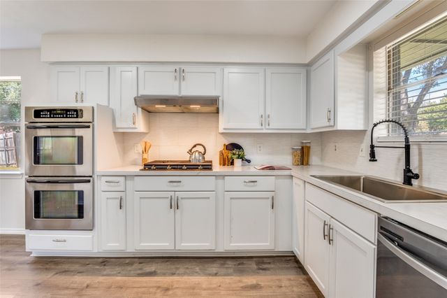1013 Briarwood Lane, Desoto, TX 75115