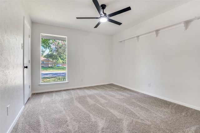 1013 Briarwood Lane, Desoto, TX 75115