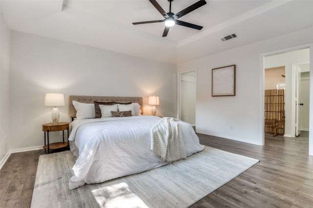 1013 Briarwood Lane, Desoto, TX 75115