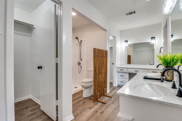1013 Briarwood Lane, Desoto, TX 75115