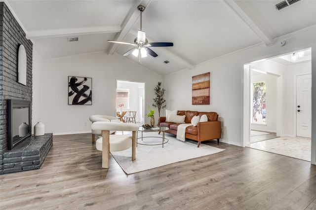 1013 Briarwood Lane, Desoto, TX 75115