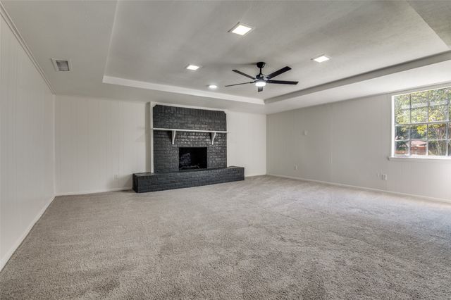 1013 Briarwood Lane, Desoto, TX 75115
