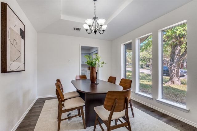 1013 Briarwood Lane, Desoto, TX 75115