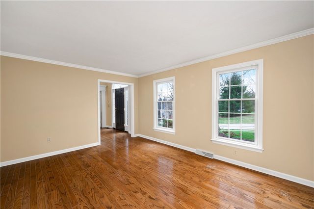 2395 Traci Dr, Franklin Park, PA 15237