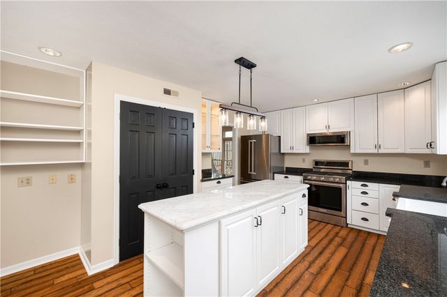 2395 Traci Dr, Franklin Park, PA 15237