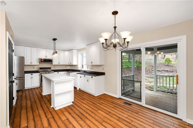 2395 Traci Dr, Franklin Park, PA 15237