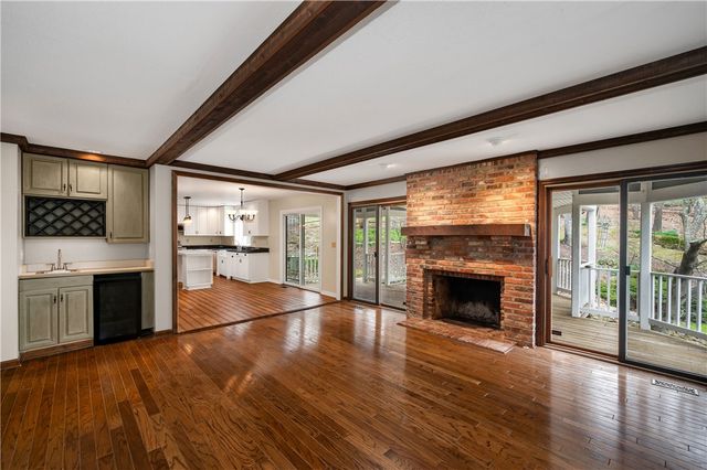 2395 Traci Dr, Franklin Park, PA 15237