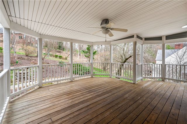 2395 Traci Dr, Franklin Park, PA 15237