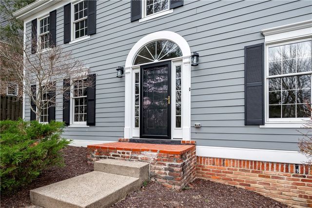 2395 Traci Dr, Franklin Park, PA 15237