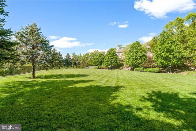 12565 STONE CREST CIR, Waynesboro, PA 17268