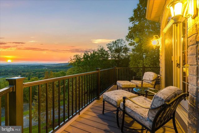 12565 STONE CREST CIR, Waynesboro, PA 17268