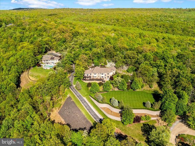 12565 STONE CREST CIR, Waynesboro, PA 17268
