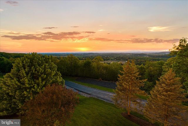 12565 STONE CREST CIR, Waynesboro, PA 17268