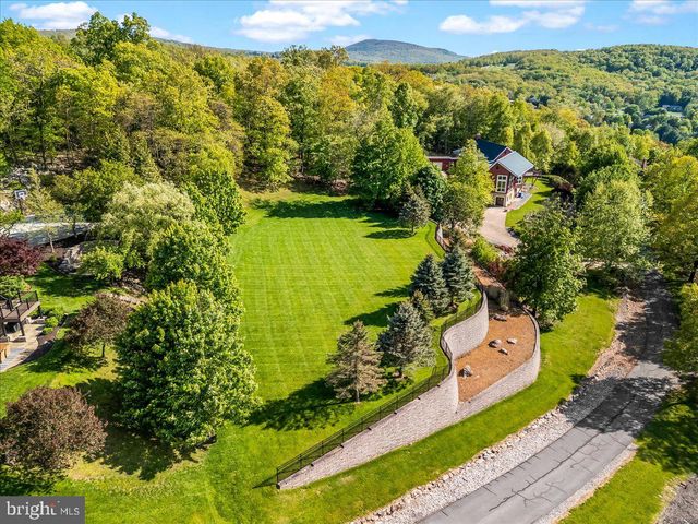 12565 STONE CREST CIR, Waynesboro, PA 17268