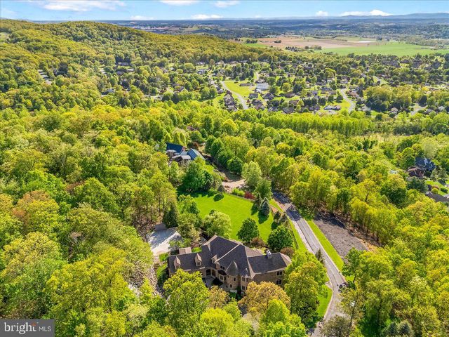 12565 STONE CREST CIR, Waynesboro, PA 17268