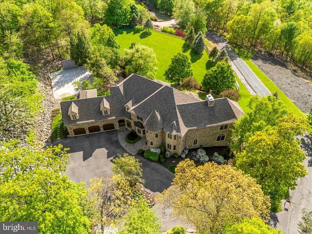 12565 STONE CREST CIR, Waynesboro, PA 17268