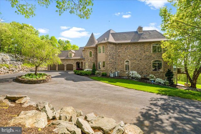 12565 STONE CREST CIR, Waynesboro, PA 17268