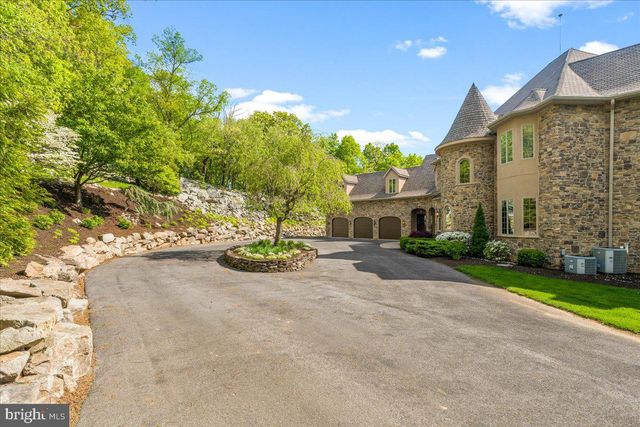 12565 STONE CREST CIR, Waynesboro, PA 17268
