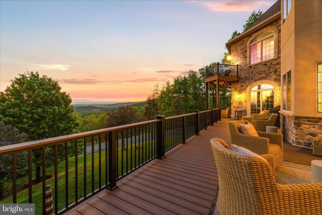 12565 STONE CREST CIR, Waynesboro, PA 17268