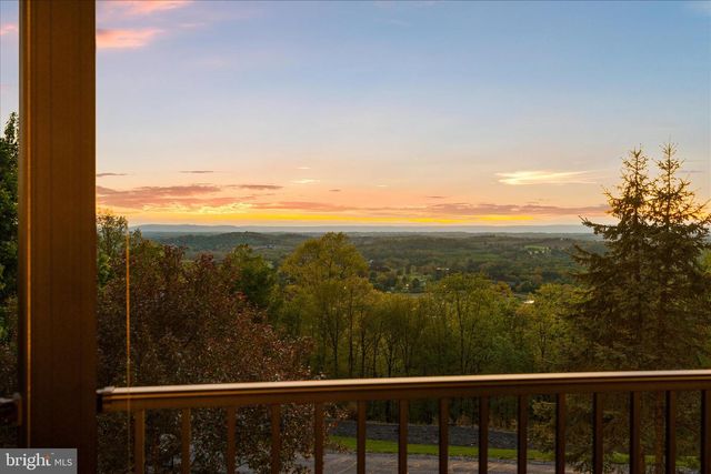 12565 STONE CREST CIR, Waynesboro, PA 17268