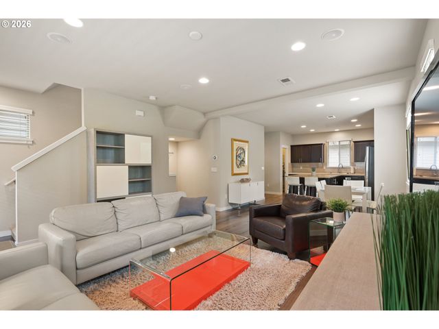 14115 Sw BURLWOOD Ln, Beaverton, OR 97005