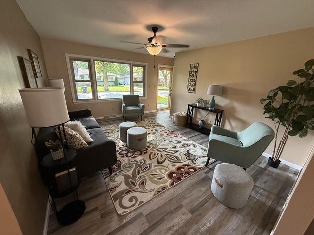 7140 N 48th STREET, Milwaukee, WI 53223