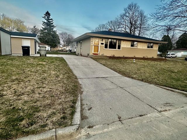7140 N 48th STREET, Milwaukee, WI 53223