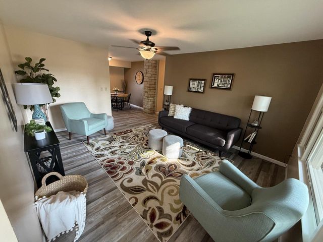 7140 N 48th STREET, Milwaukee, WI 53223