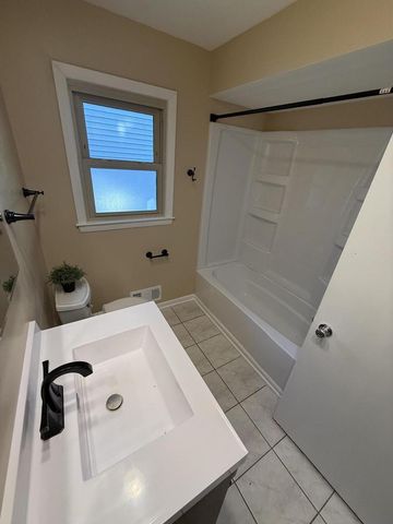 7140 N 48th STREET, Milwaukee, WI 53223