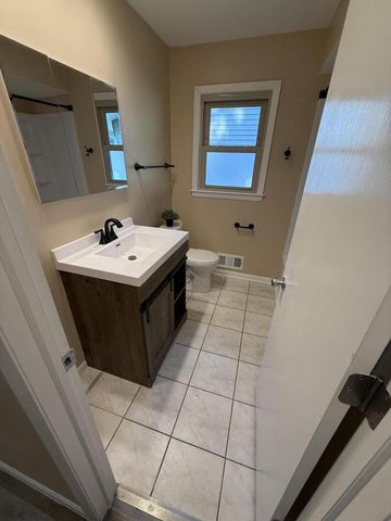 7140 N 48th STREET, Milwaukee, WI 53223