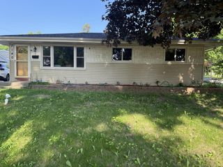 7140 N 48th STREET, Milwaukee, WI 53223