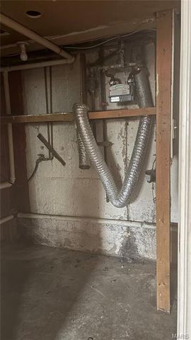 2032 Stillwater Drive, St Louis, MO 63114