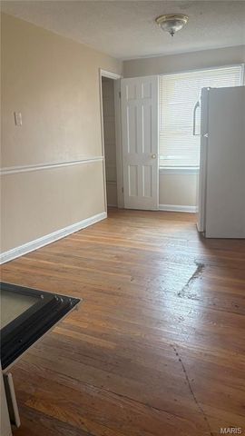 2032 Stillwater Drive, St Louis, MO 63114