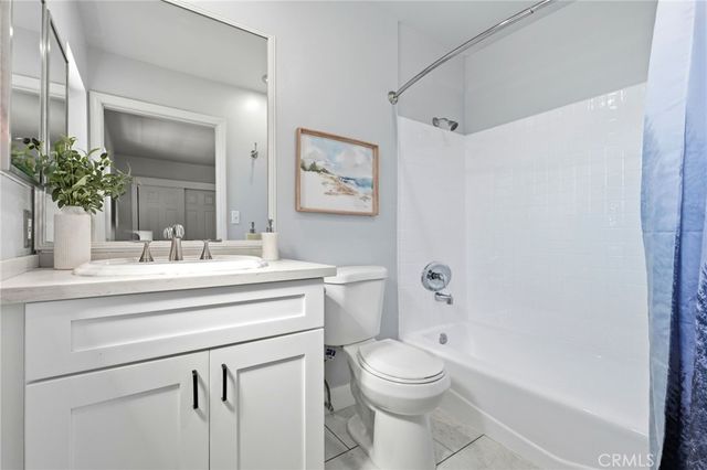 7304 Balboa C, Lake Balboa, CA 91406