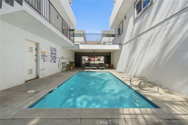 7304 Balboa C, Lake Balboa, CA 91406