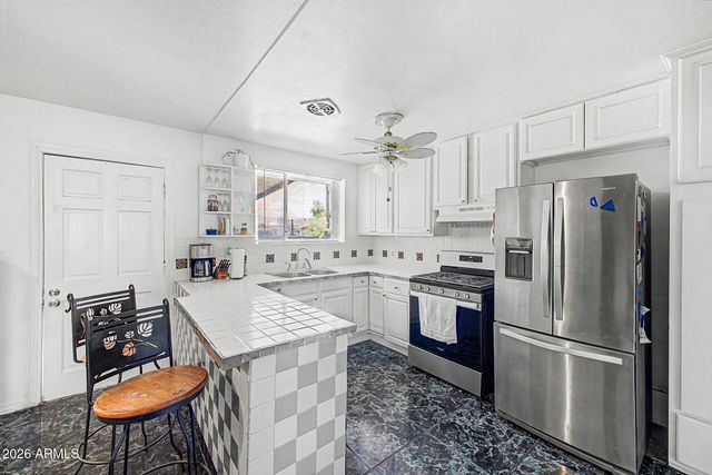 6449 W BETHANY HOME Road, Glendale, AZ 85301