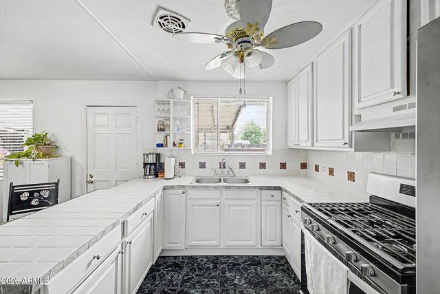 6449 W BETHANY HOME Road, Glendale, AZ 85301