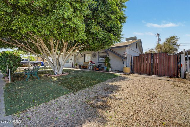 6449 W BETHANY HOME Road, Glendale, AZ 85301