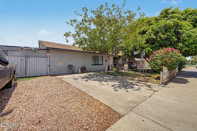 6449 W BETHANY HOME Road, Glendale, AZ 85301