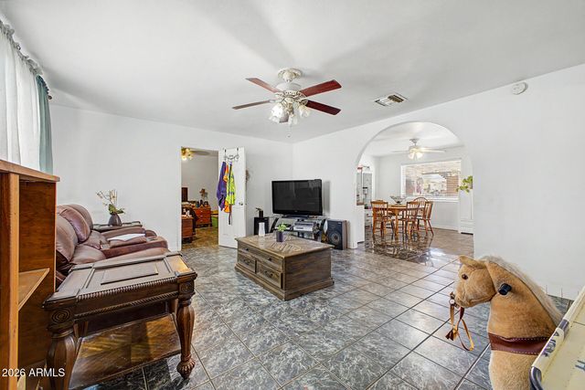 6449 W BETHANY HOME Road, Glendale, AZ 85301